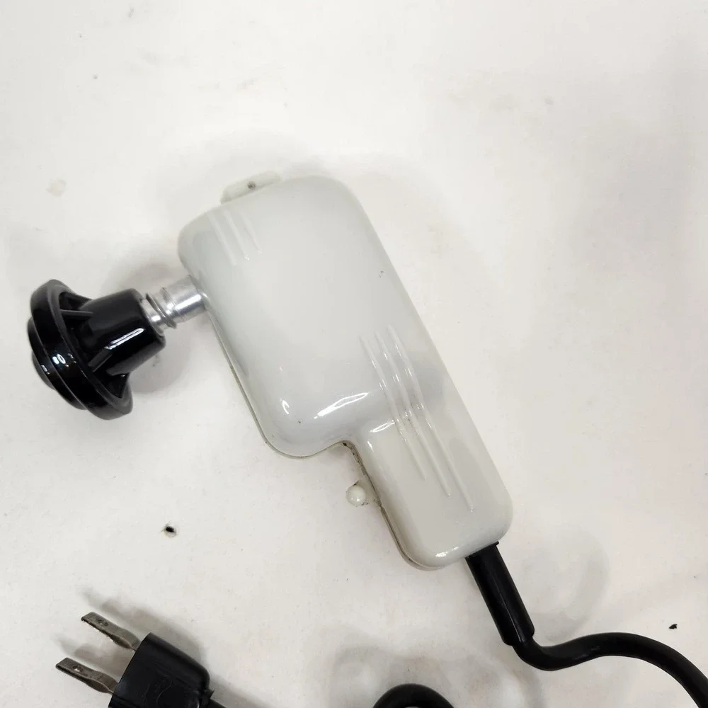 Chic Model E-650 Home Vibrator Mini Massager White Black 10 Watts Corded